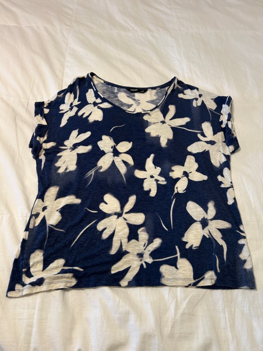 Simply Vera Vera Wang Navy and White Floral Short Sleeve Tee